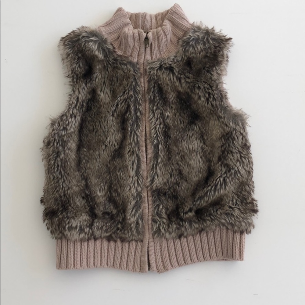 Girls faux fur and cable knit vest